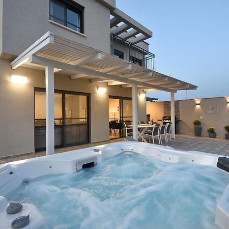 Villa וילה מגדלא Exterior foto